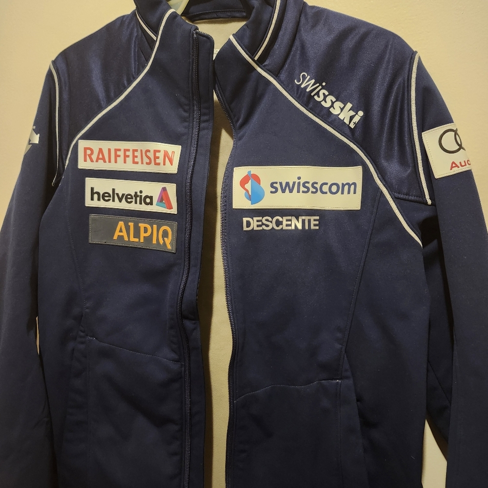 Descente Ski Jacket. Size Small - image 2